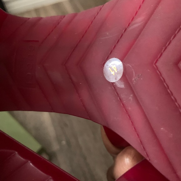 Red Gucci rubber slides - Picture 3 of 5